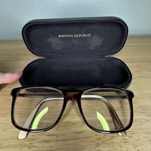 Banana Republic brown tortoise shell‎ eyeglasses w/ matching hard case